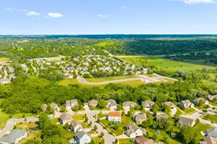 315 Prairie Song Dr, Waukesha, WI 53188 - Photo 49