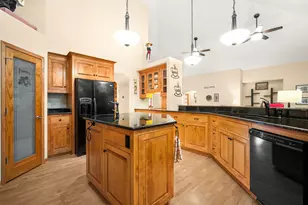 315 Prairie Song Dr, Waukesha, WI 53188 - Photo 17