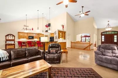 315  Prairie Song Dr, Waukesha, WI 53188 - Photo 9