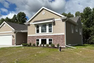269 Cardinal Dr, Sullivan, WI 53178 - Photo 3