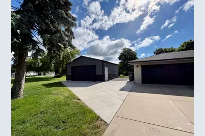 7410 S 68th St, Franklin, WI 53132 - Photo 3