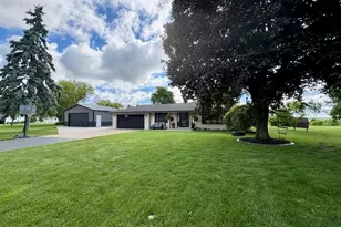 7410 S 68th St, Franklin, WI 53132 - Photo 7