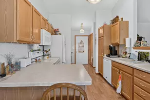 4224 Kirkwood Ct, Sheboygan, WI 53081 - Photo 5