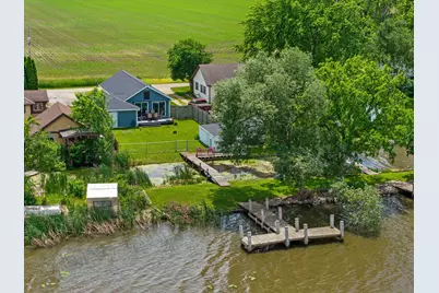 5660 W Reighmoor Rd, Omro, WI 54963 - Photo 1