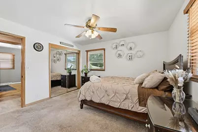924 S 124th St, West Allis, WI 53214 - Photo 17