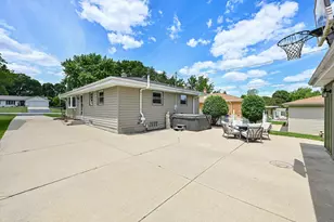 924 S 124th St, West Allis, WI 53214 - Photo 29