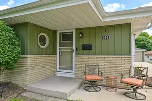 924 S 124th St, West Allis, WI 53214 - Photo 3