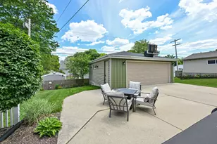 924 S 124th St, West Allis, WI 53214 - Photo 31