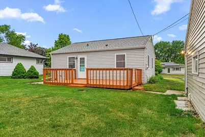 625  Pleasant Dr, West Bend, WI 53095 - Photo 23