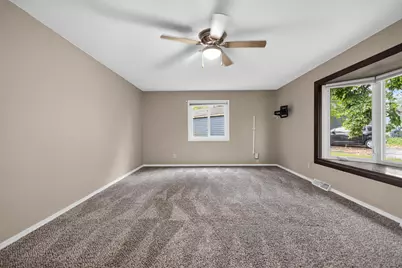 7033  Clover Ct, Lyons, WI 53105 - Photo 5
