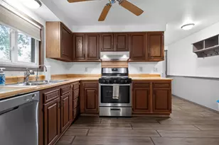7033 Clover Ct, Lyons, WI 53105 - Photo 7