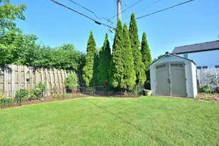 8755 N Pelham Pkwy, Bayside, WI 53217 - Photo 41