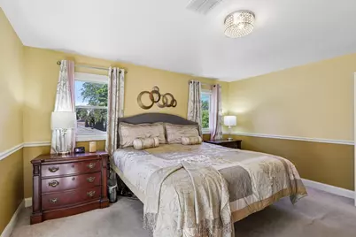 8755 N Pelham Pkwy, Bayside, WI 53217 - Photo 17