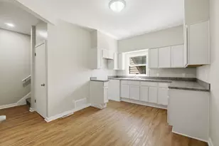 3156 N 24th Pl, Milwaukee, WI 53206 - Photo 11