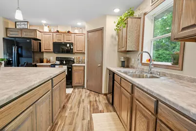 1296 E Bluff Rd, Whitewater, WI 53190 - Photo 9