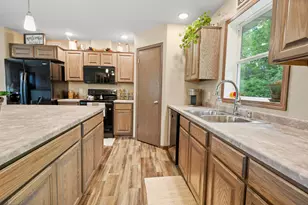 1296 E Bluff Rd, Whitewater, WI 53190 - Photo 9
