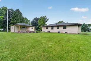 8916 S 84th St, Franklin, WI 53132 - Photo 15