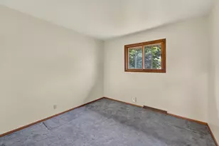 8916 S 84th St, Franklin, WI 53132 - Photo 9