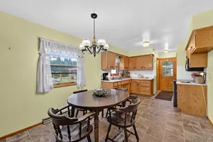 8916 S 84th St, Franklin, WI 53132 - Photo 5