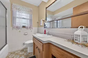 8916 S 84th St, Franklin, WI 53132 - Photo 11