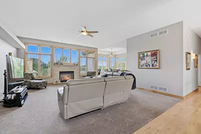 645  Talon Trl, Brookfield, WI 53045 - Photo 7