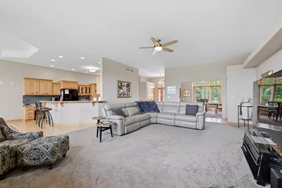 645  Talon Trl, Brookfield, WI 53045 - Photo 9