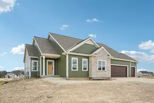 438 Sandstone St, Slinger, WI 53086 - Photo 1