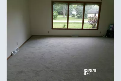 18620  Midland Pl, Brookfield, WI 53045 - Photo 5