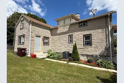 420 N 5th St, Manitowoc, WI 54220 - Photo 1