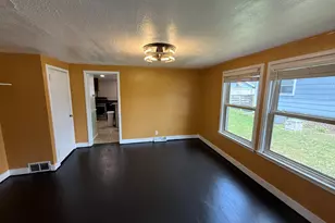 420 N 5th St, Manitowoc, WI 54220 - Photo 7