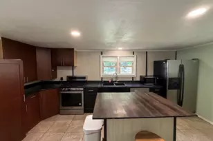 420 N 5th St, Manitowoc, WI 54220 - Photo 5
