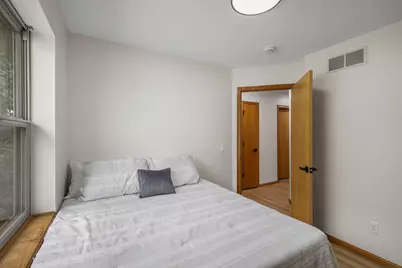 7026  Heather Glen Dr, Madison, WI 53719 - Photo 25