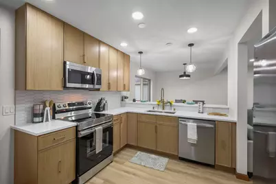 7026  Heather Glen Dr, Madison, WI 53719 - Photo 5