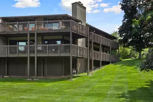 910 Windsor Ct, Fontana, WI 53125 - Photo 27