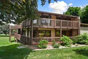 910 Windsor Ct, Fontana, WI 53125 - Photo 1