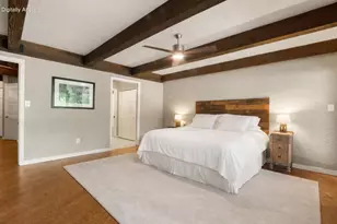 910 Windsor Ct, Fontana, WI 53125 - Photo 5