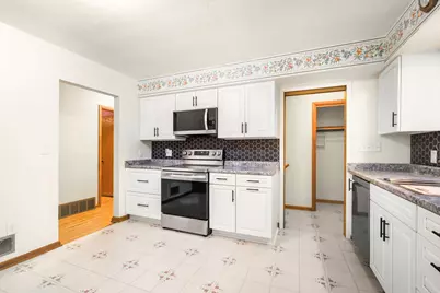 1838 W Plainfield Ave, Milwaukee, WI 53221 - Photo 9