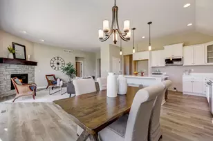 1372 Prairie Creek Cir, Oconomowoc, WI 53066 - Photo 5