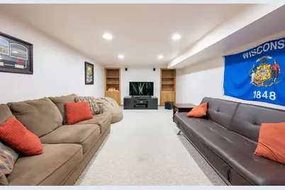 1119 W Fairfield Ct, Glendale, WI 53217 - Photo 25