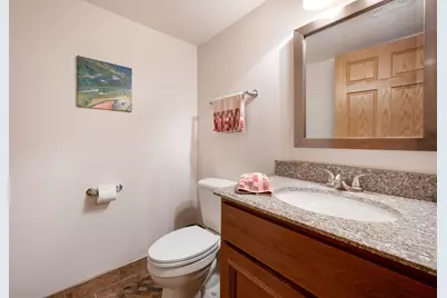 1119 W Fairfield Ct, Glendale, WI 53217 - Photo 27