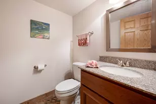 1119 W Fairfield Ct, Glendale, WI 53217 - Photo 27