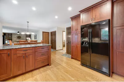 1119 W Fairfield Ct, Glendale, WI 53217 - Photo 7