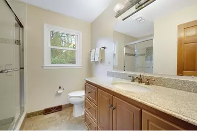 1119 W Fairfield Ct, Glendale, WI 53217 - Photo 15