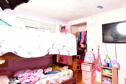 5233 N 58th St, Milwaukee, WI 53218 - Photo 15
