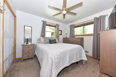 3669 S 81st St, Milwaukee, WI 53220 - Photo 15