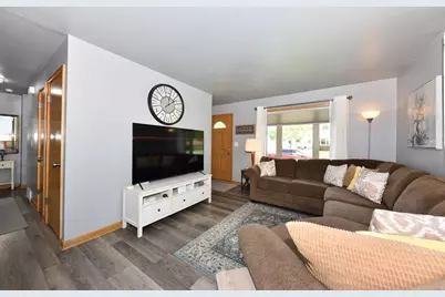 3669 S 81st St, Milwaukee, WI 53220 - Photo 5