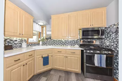 3669 S 81st St, Milwaukee, WI 53220 - Photo 9
