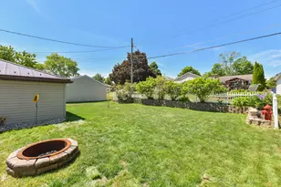 3669 S 81st St, Milwaukee, WI 53220 - Photo 37