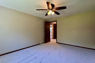 5340 S Maryknoll Dr, New Berlin, WI 53151 - Photo 37
