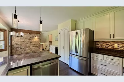 5340 S Maryknoll Dr, New Berlin, WI 53151 - Photo 23